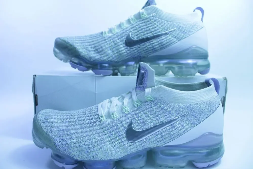 NEW Nike Wmns Air VaporMax Flyknit 3 'Barely Volt' sz W12 AJ6910 102